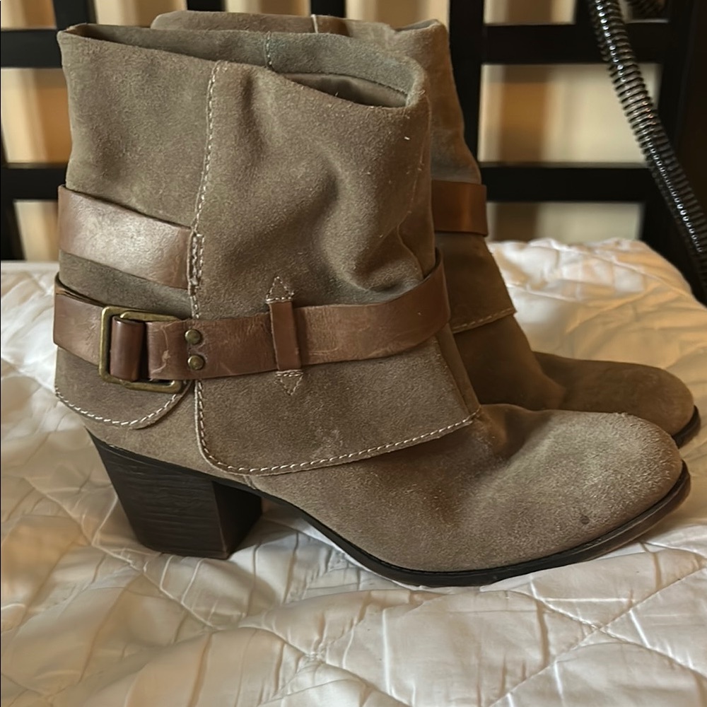 Women's Tan Ankle Boots